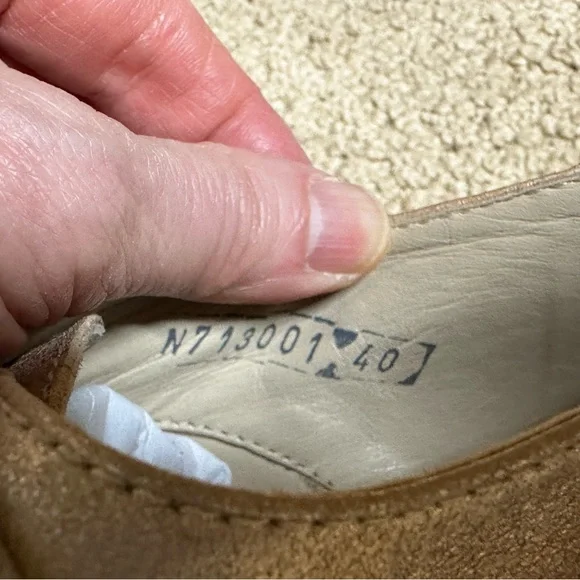 AGL Women's Gold Leather Oxford Shoes Sz 40/9.5 - Picture 11 of 13